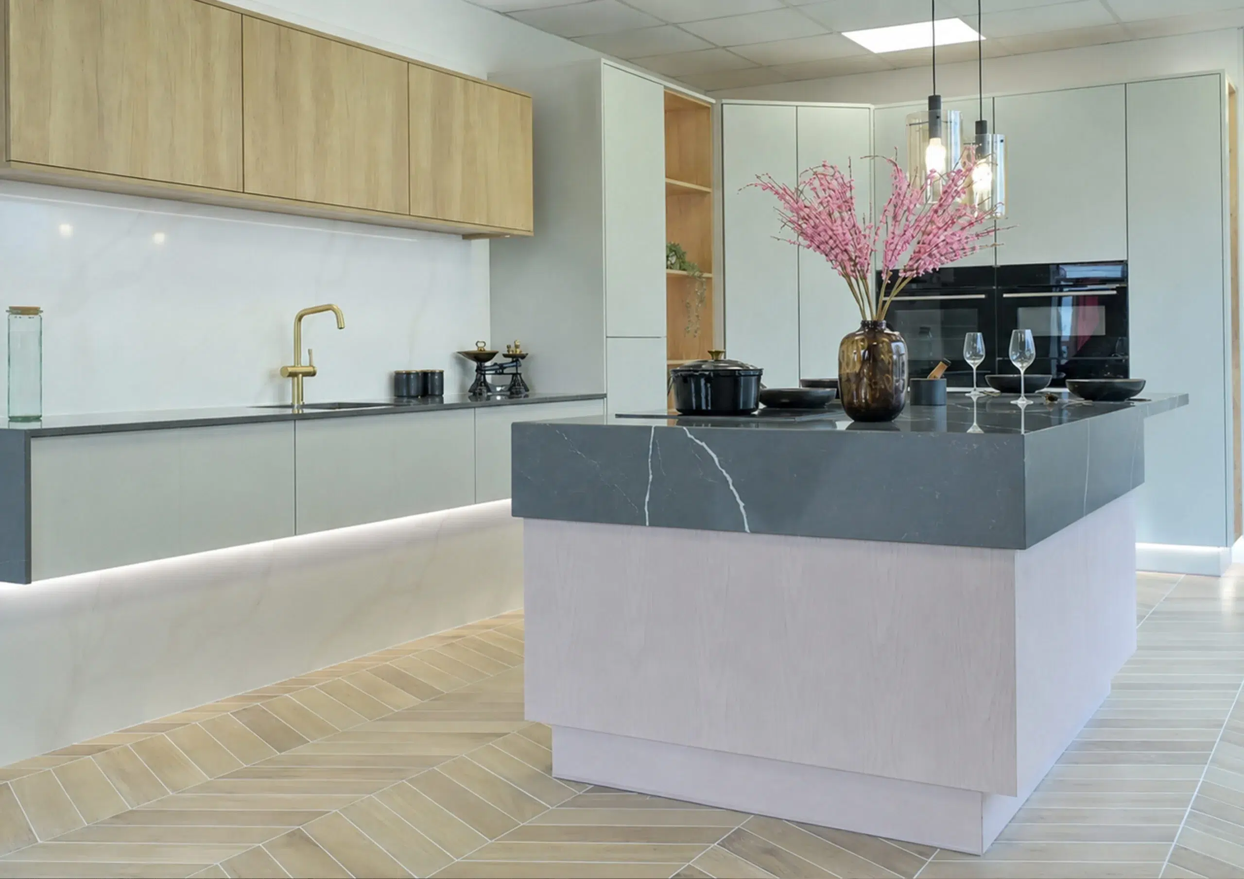 Emira painted shaker kitchen in dry rose and dove grey